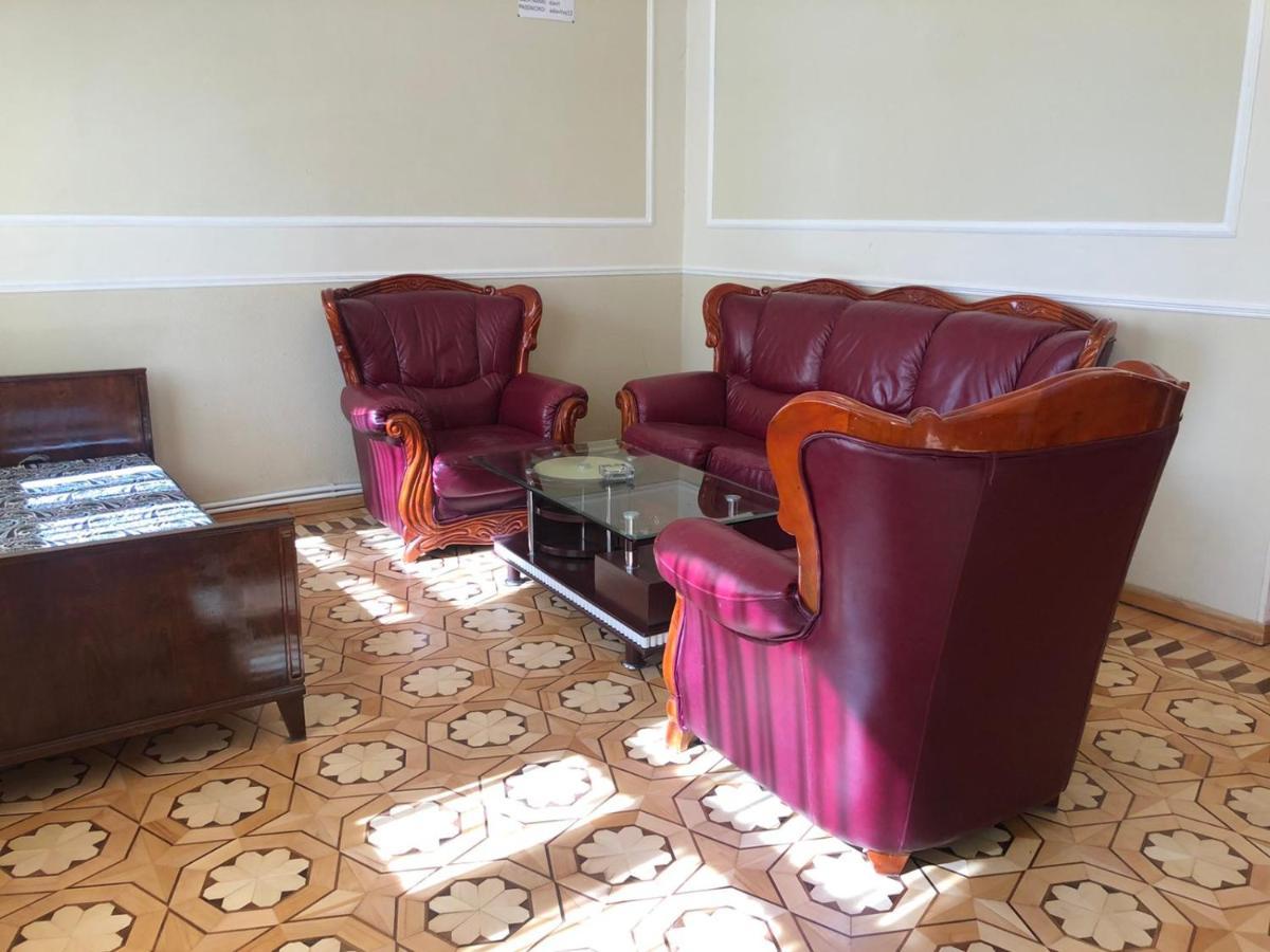 Valda Hotel On Tumanyan Vanadzor Buitenkant foto